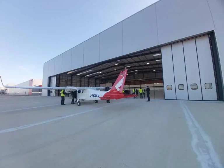 hangar-porta-harmonio-apollo-grandes-dimensoes-aerodromo-alentejo