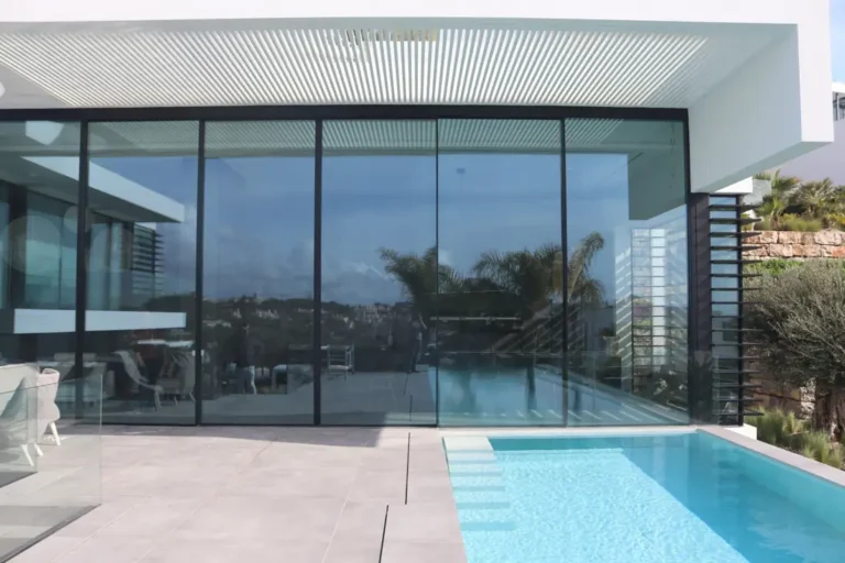 janelas-correr-slimslide-compactwindow-moradia-algarve-piscina