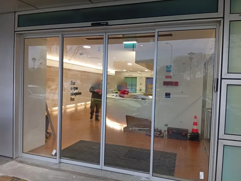 porta-automatica-deslizante-economaster-sonae-matosinhos-exterior