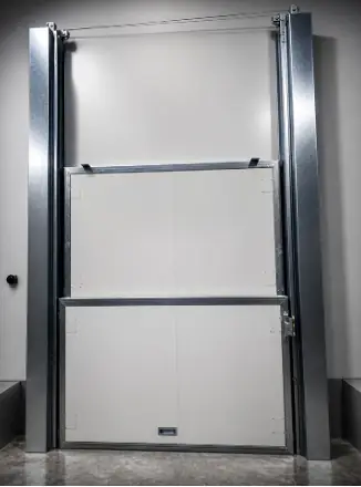 Porta corta-fogo de guilhotina telescópica com folhas sobrepostas
