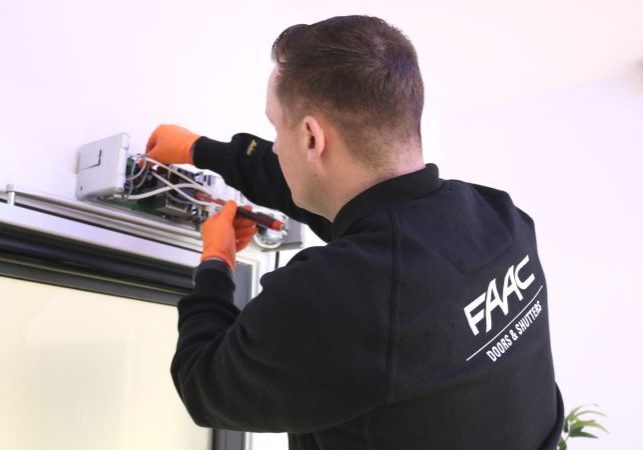 Manutenção de portas automáticas FAAC